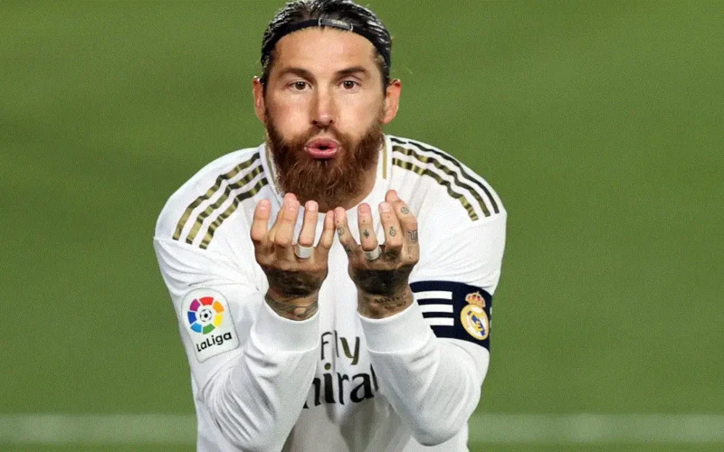 بمقابل ضخم.. نادٍ عراقي يفاوض الإسباني سيرجيو راموس لضمه في الميركاتو المقبل